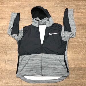 ⭐️⬇️ Nike Grey and Black Large Basketball Jacket